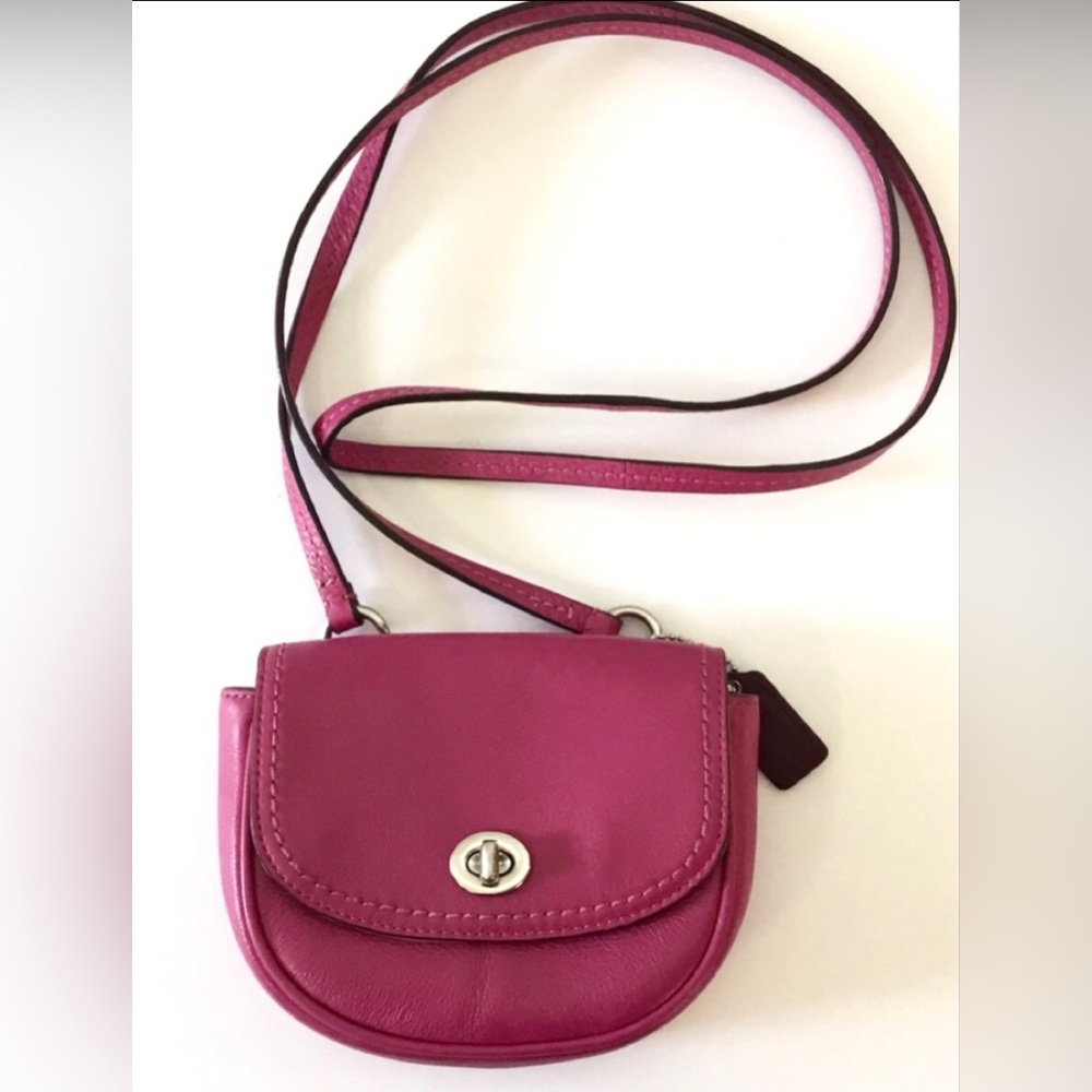 Adorable COACH Mini Crossbody Purse